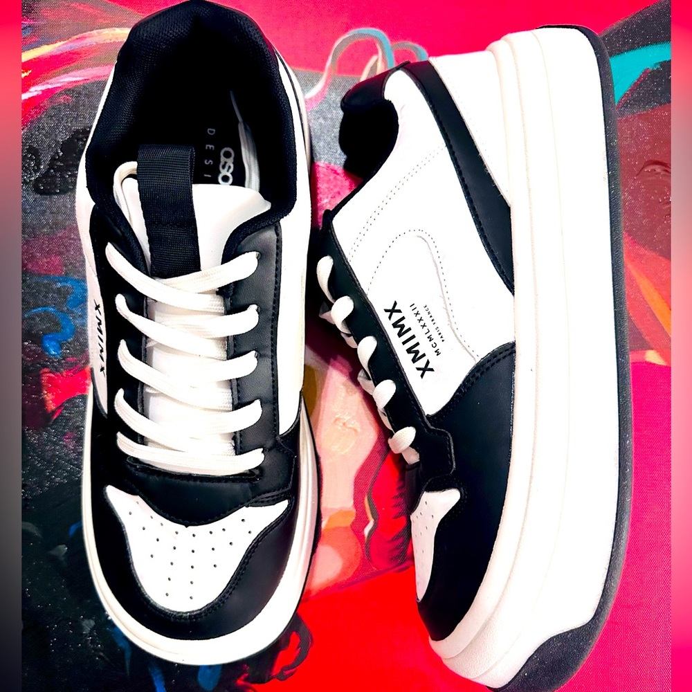 ASOS Black and white sneakers in 9 1/2